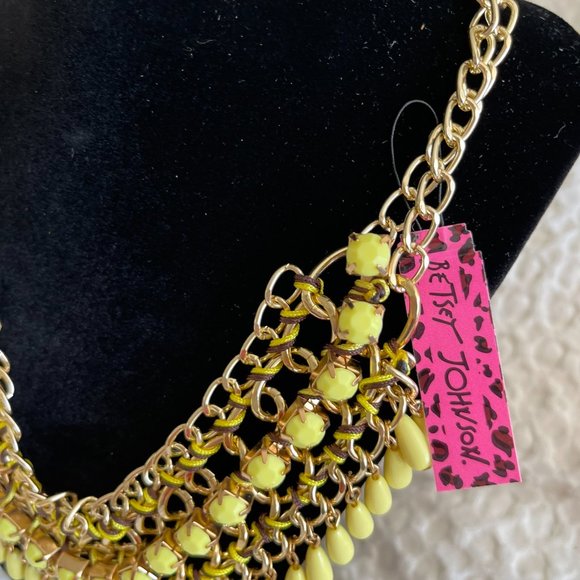 Betsey Johnson Jewelry necklace - Picture 2 of 2